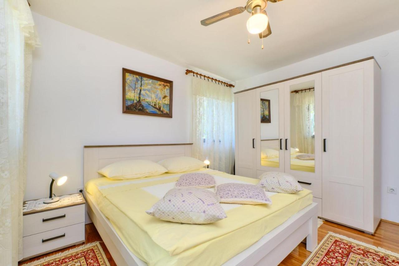 Appartement Apartman Ana à Mali Lošinj Extérieur photo