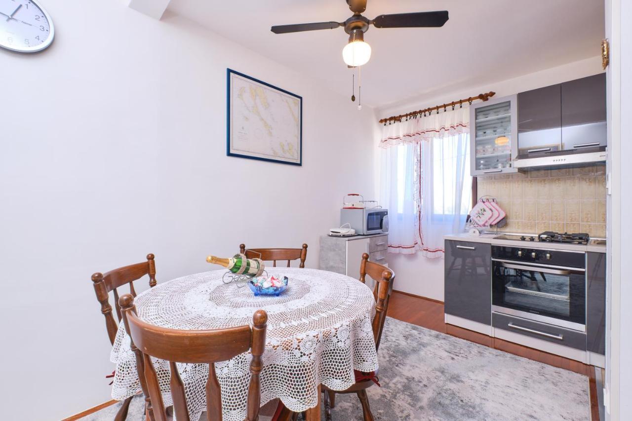 Appartement Apartman Ana à Mali Lošinj Extérieur photo